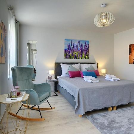 D&A City Center Apartments With Free Parking Pula Bagian luar foto