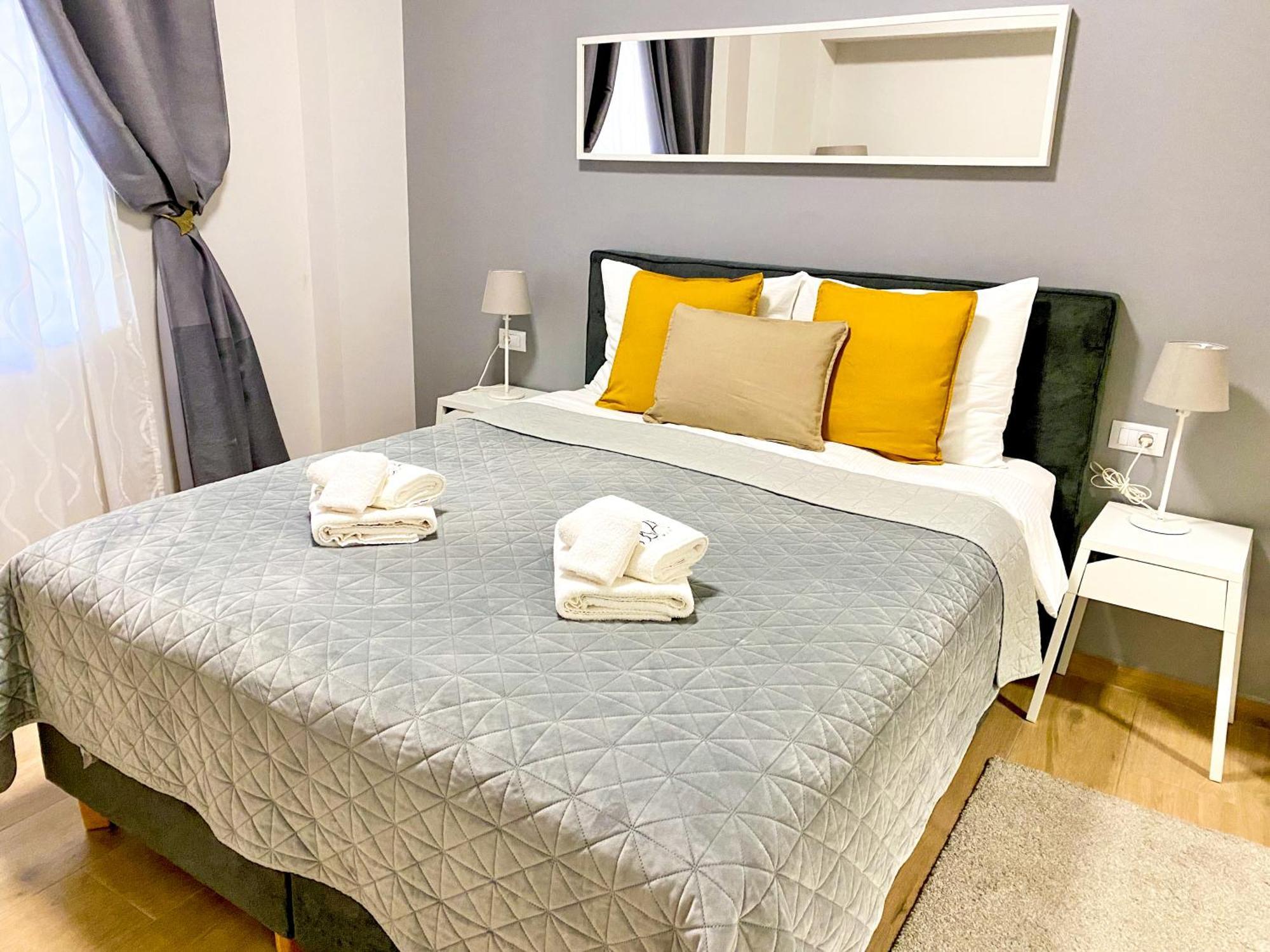 D&A City Center Apartments With Free Parking Pula Bagian luar foto