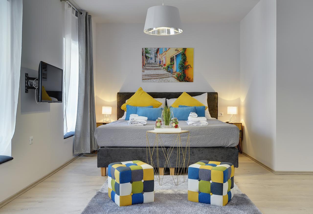 D&A City Center Apartments With Free Parking Pula Bagian luar foto