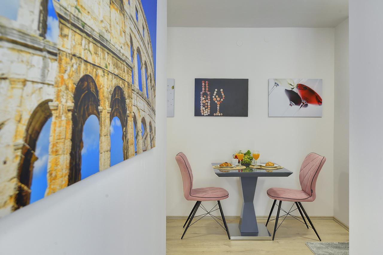 D&A City Center Apartments With Free Parking Pula Bagian luar foto