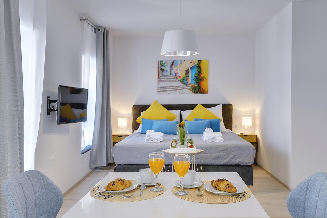 D&A City Center Apartments With Free Parking Pula Bagian luar foto