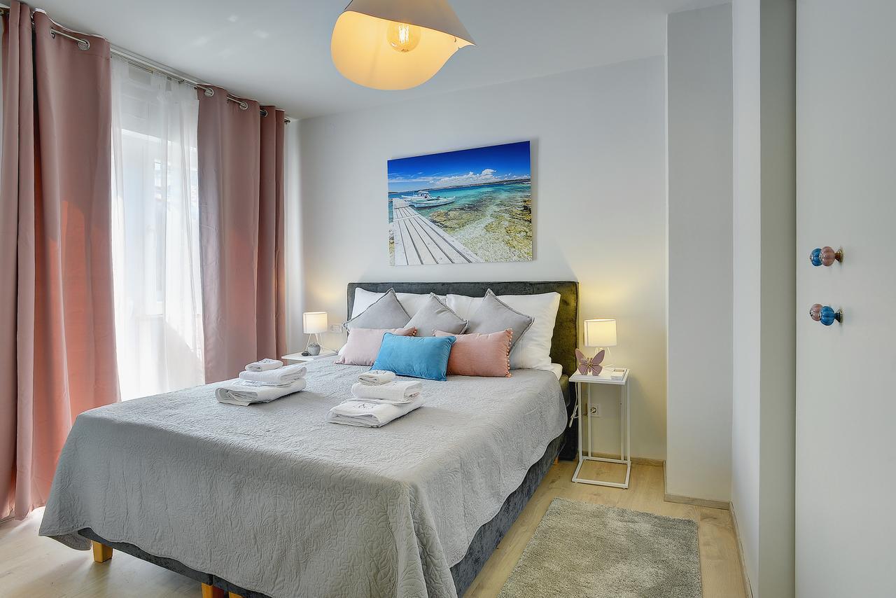 D&A City Center Apartments With Free Parking Pula Bagian luar foto